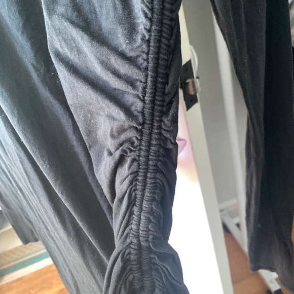 black lulu lemon shirt! - Picture 3 of 4